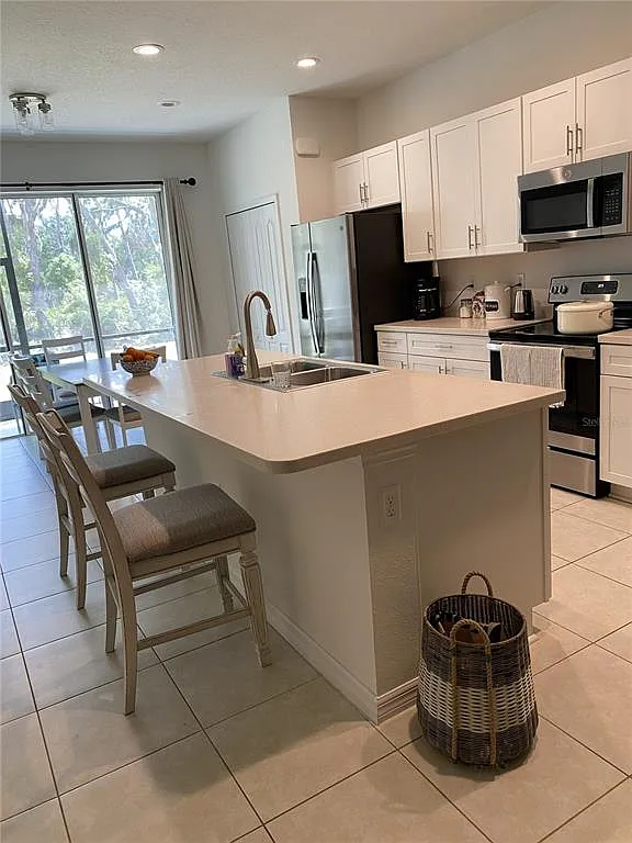 3 bed, 2.5 bath, 2178 sqft, $2,000 — Photo 4