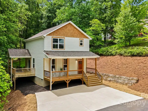 140 Ivey Farms Rd, Candler, NC 28715