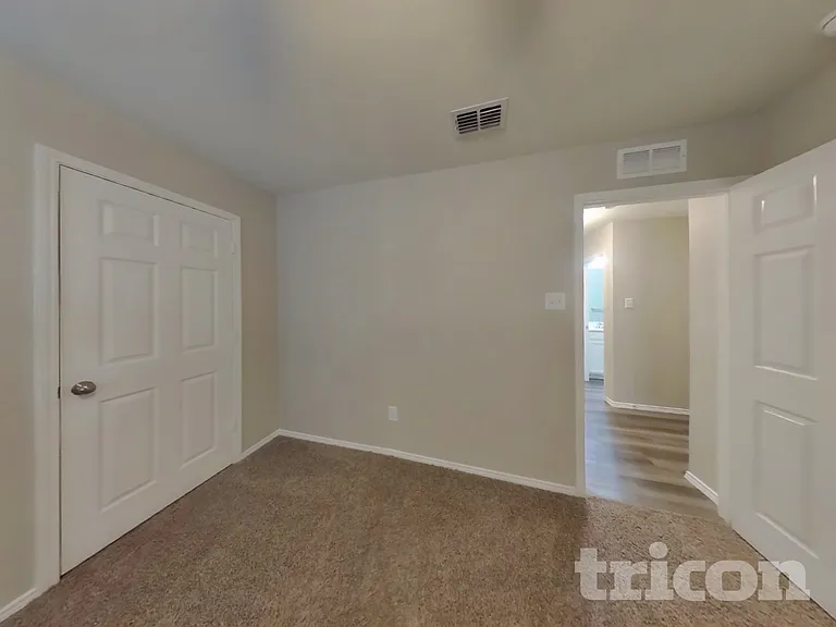 1023 Spofford Dr — Photo 15