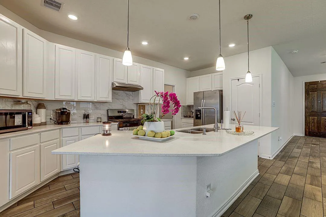 5 bed, 3.5 bath, 2970 sqft, $3,100 — Photo 4