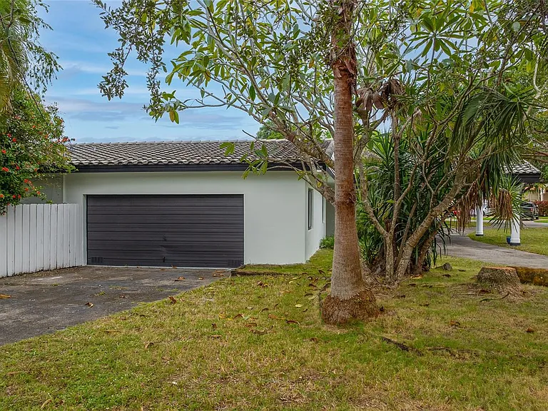 13401 SW 83rd Ave — Photo 76