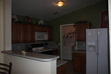 4th image of 422 English Elm Ln