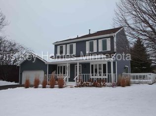 660 Dresden Dr, Chaska, MN 55318