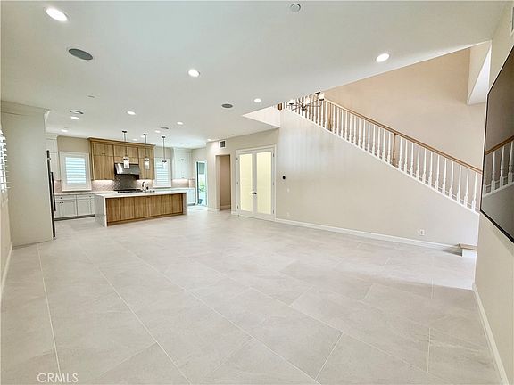 4th image of 98 Pinnacle Dr