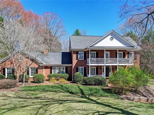 709 Latimer Dr, Kernersville, NC 27284