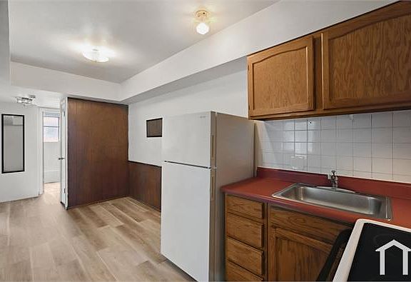 5th image of 8816 Lucas And Hunt Rd #8816C