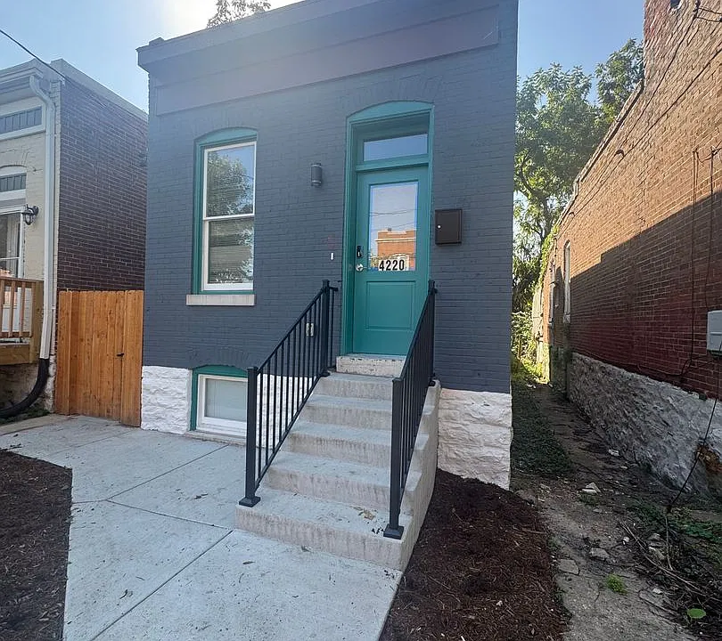 4220 Vista Ave
