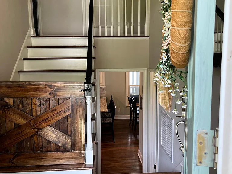 foyer front from door 2nd level
