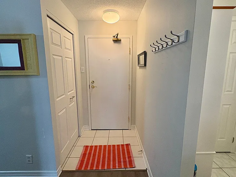 429 Somerset St W #402 — Photo 4