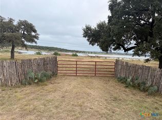 4401 Potters Creek Rd, Canyon Lake, TX 78133