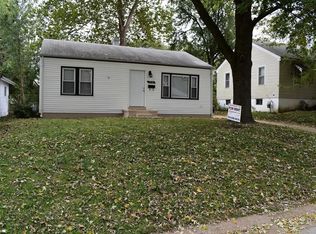 3726 Long Dr, Saint Ann, MO