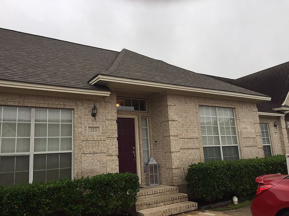1st image of 223 Navarro Dr