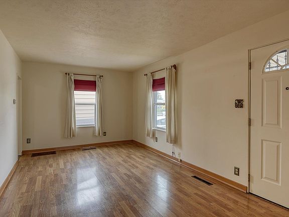 5th image of 408 E Dalton Ave