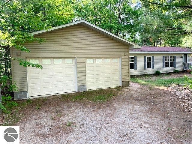 1st image of 9392 Pine Circle Dr NW