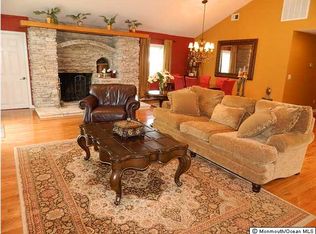 553 Tennent Rd, Manalapan, NJ 07726