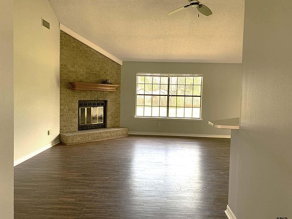 5th image of 713 Pheasant Ln