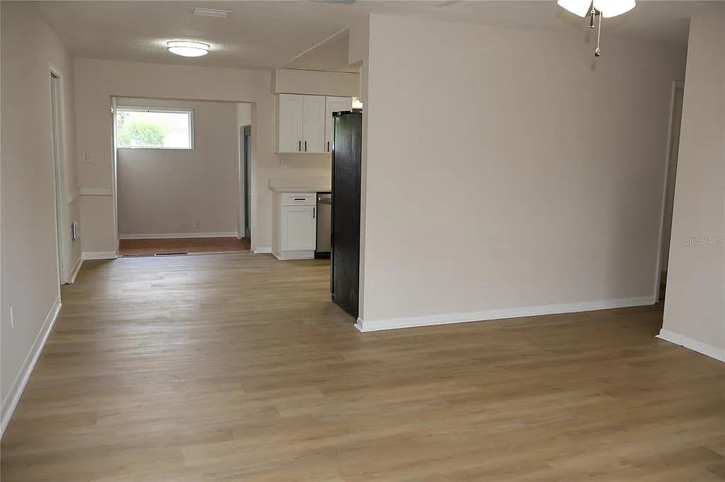 Building Photo - 3701 SE 35th Ct