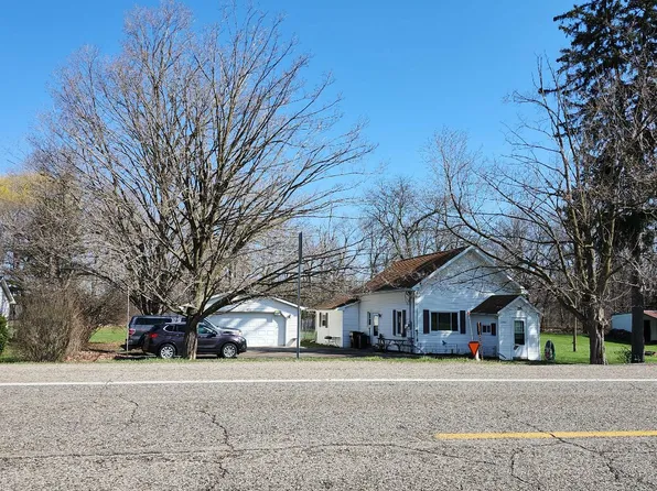 2003 E Clinton Trl, Charlotte, MI 48813