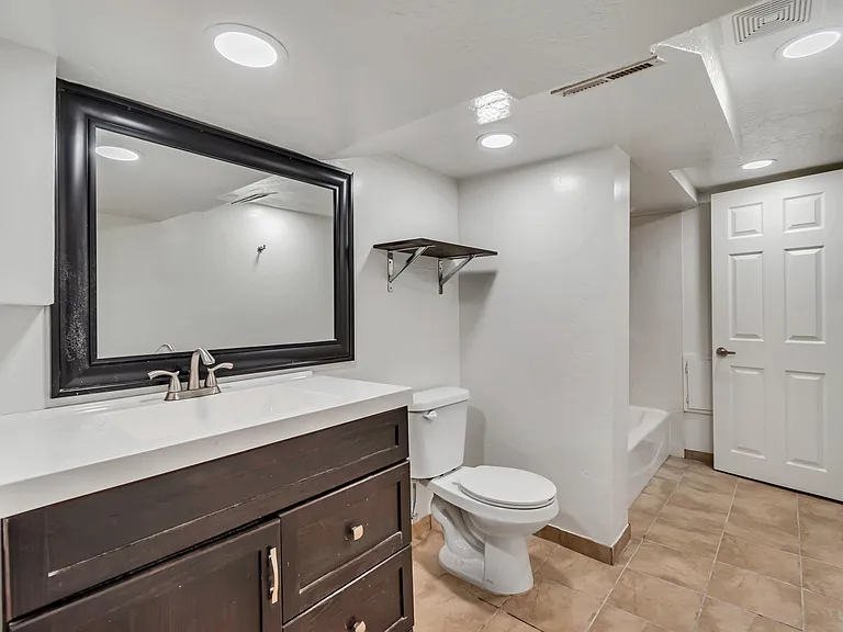 636 N Main St #B — Photo 15