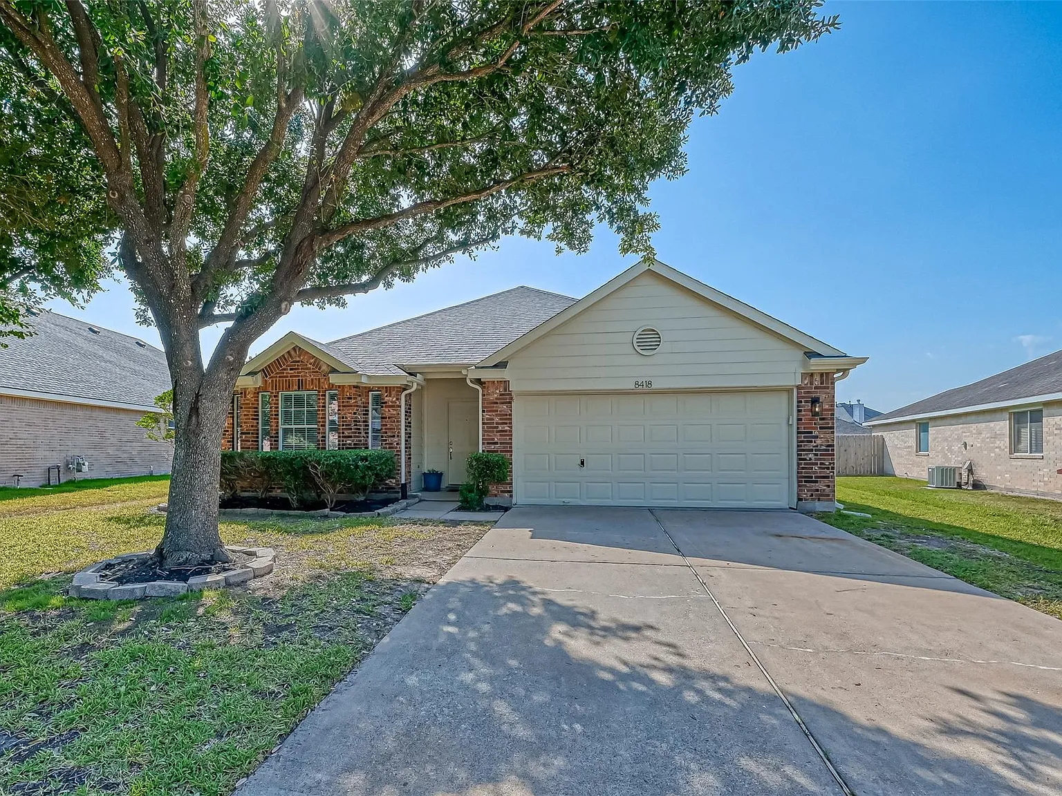 3 bed, 2.0 bath, 1878 sqft, $2,150 — Photo 1