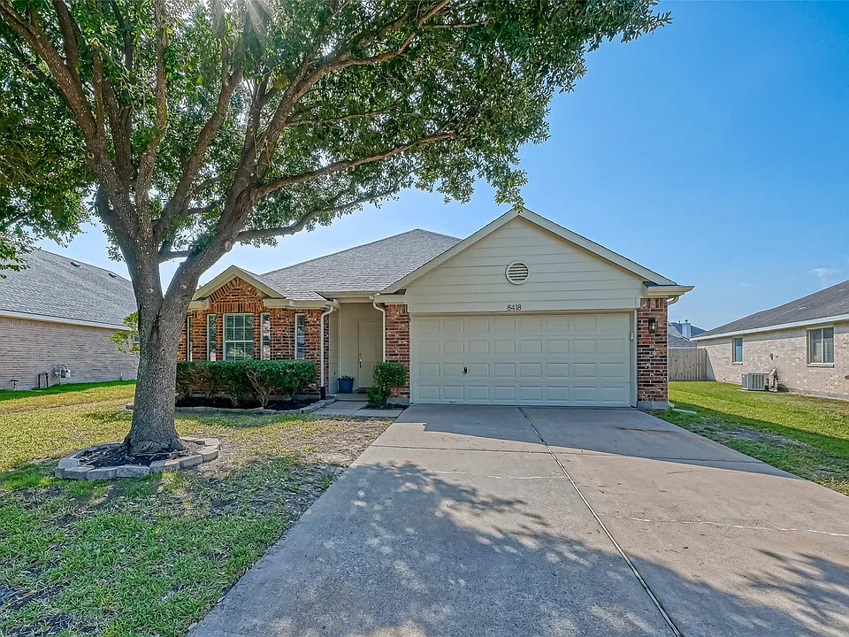 8418 Woodland Knoll Ln