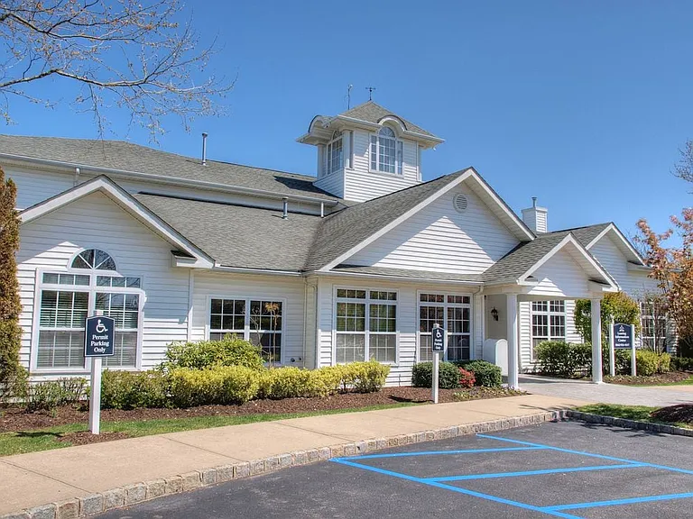 Leasing entrance