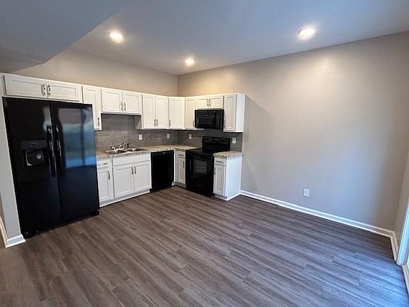 3rd image of 1148 Timberridge Dr #B