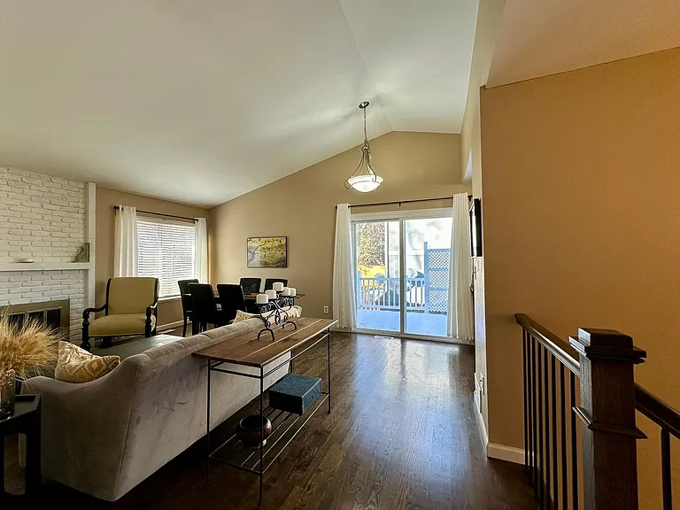 6079 S Kenton Way — Photo 3