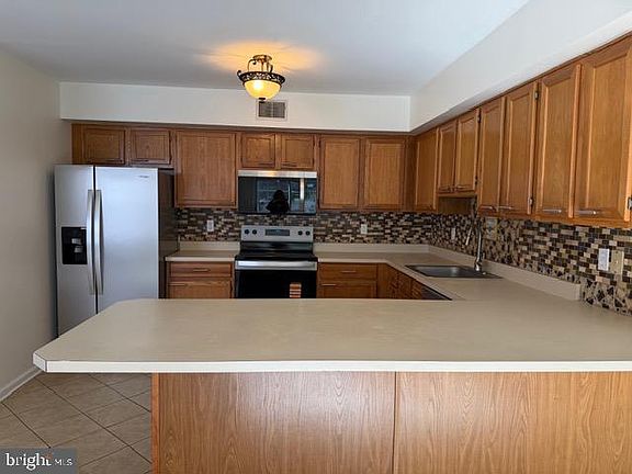 4th image of 54 Highmeadows Dr