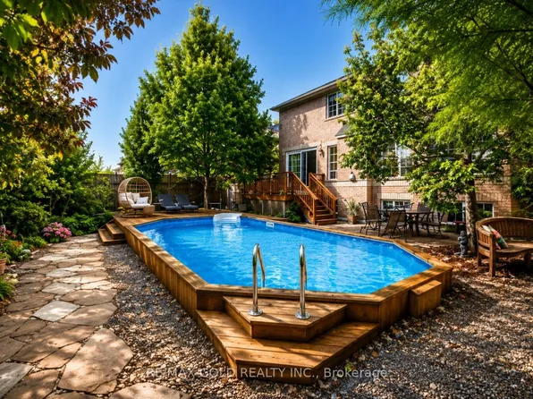 40 Maldives Cres, Brampton, ON L6P 1L3