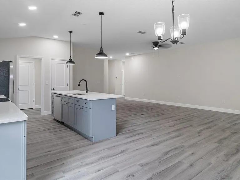 1768 E Bismark St — Photo 8