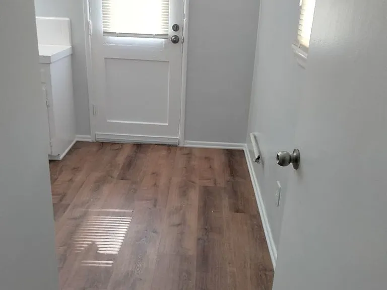 1641 N Hobart Blvd — Photo 1