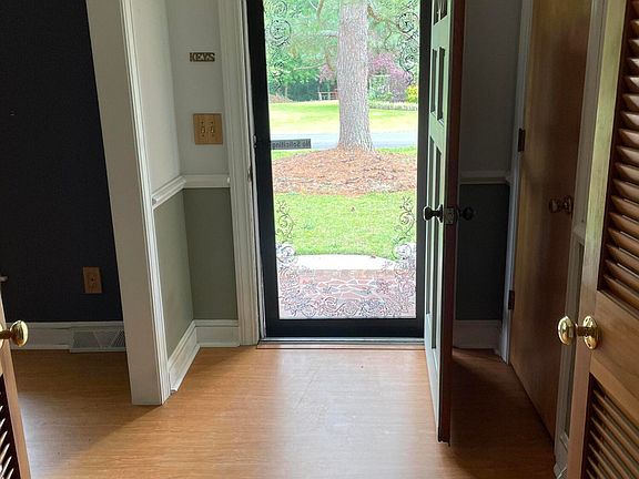 3rd image of 223 Leon Drive