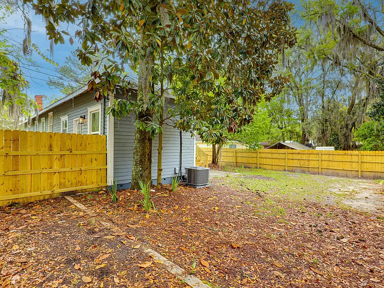 2301 Alaska St — Photo 19