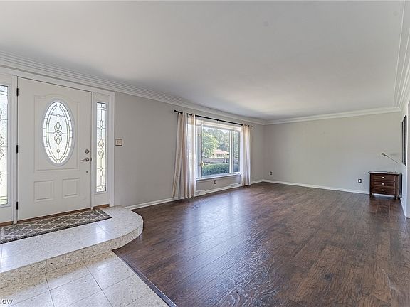 3rd image of 6238 Sharondale Dr