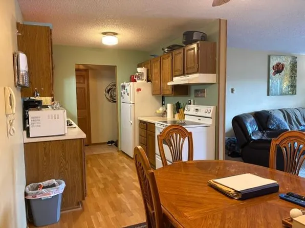 570 Whispering Ln APT 305, Hastings, MN 55033
