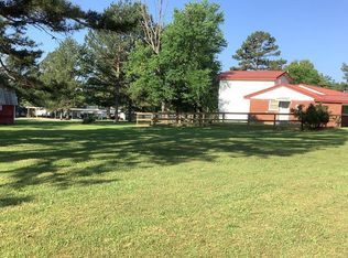 180 Red Ln, Calico Rock, AR 72519