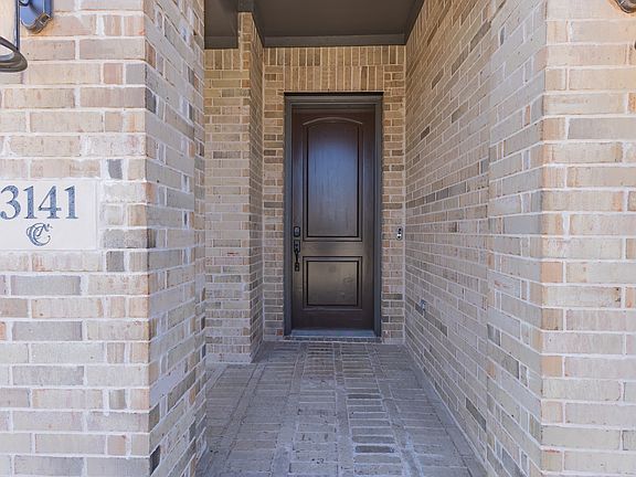 3rd image of 3141 Tiara Dr
