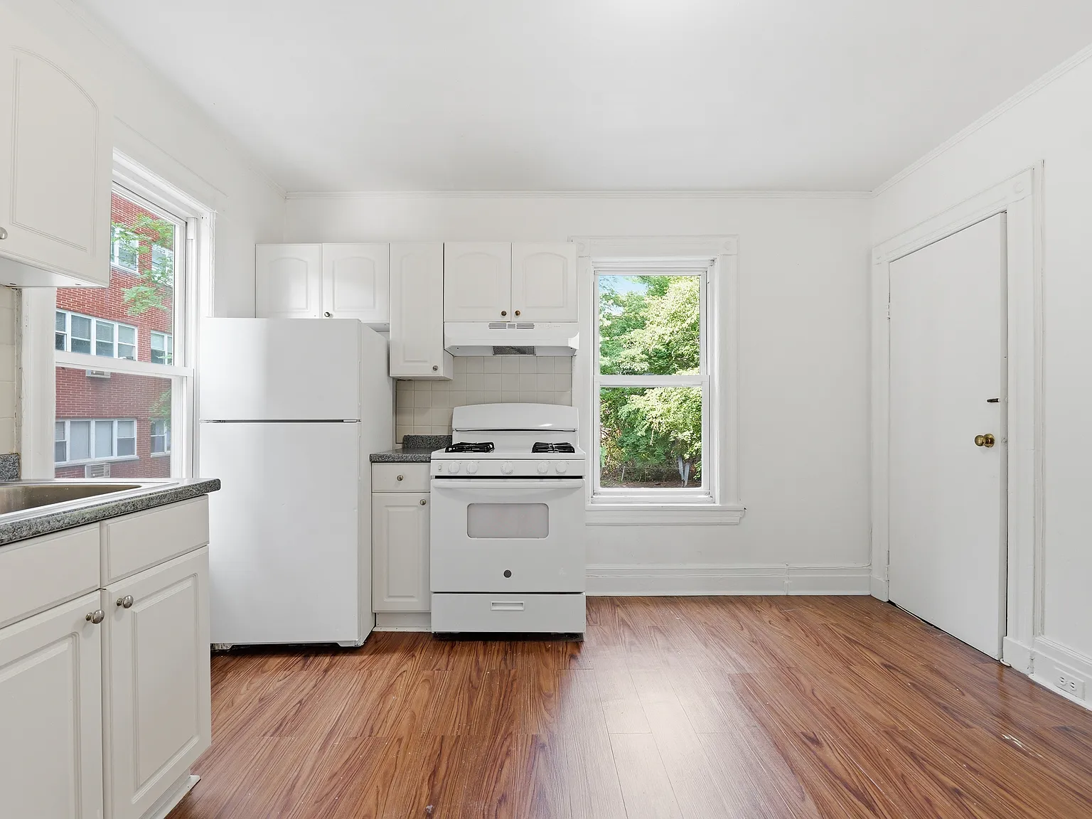 4 bed, $3,250 — Photo 2