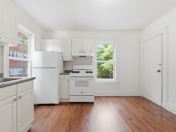 2nd image of 220 Anderson St Floor 2