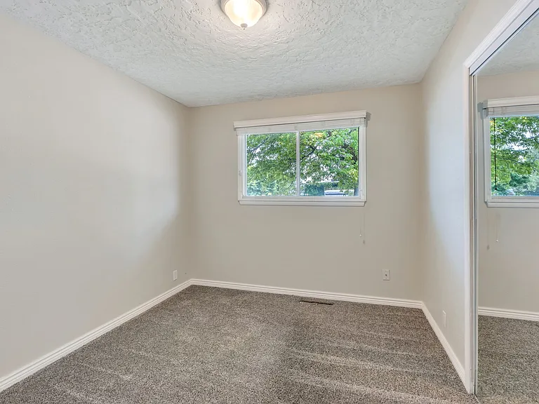 345 E 1830 S #1A — Photo 9