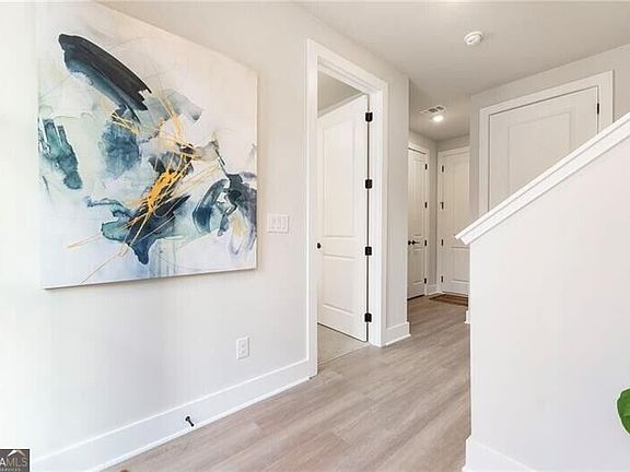 4th image of 2202 Carlton Ct
