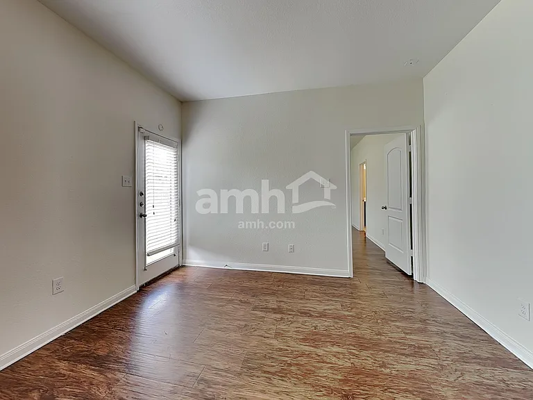 920 Summer Stream Rd — Photo 6