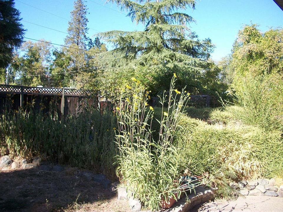 2nd image of 207 Inman Ln