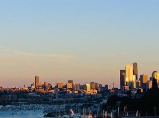 938 N 35th St APT E, Seattle, WA 98103