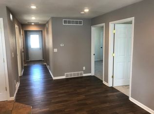 611 Breezy Point Dr, Pardeeville, WI 53954