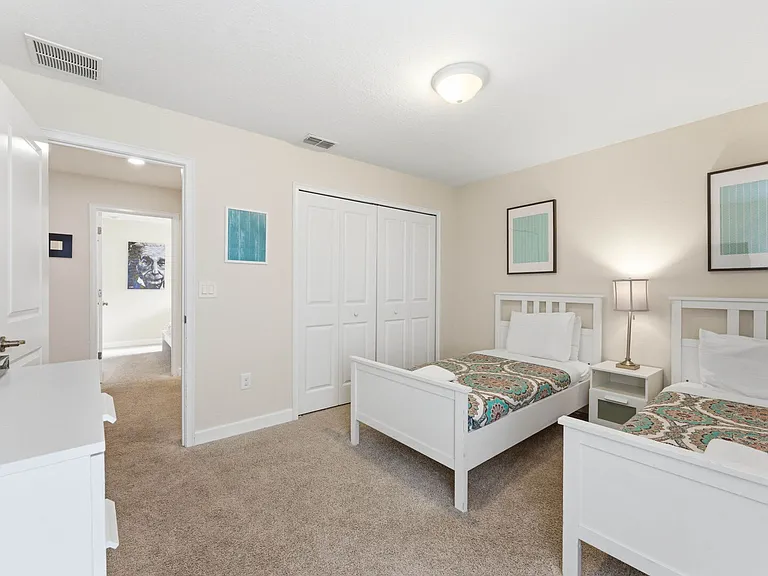 Kings Castle Cir — Photo 38