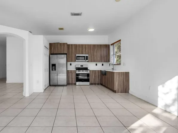 8836 NW 168th Ln, Miami Lakes, FL 33018