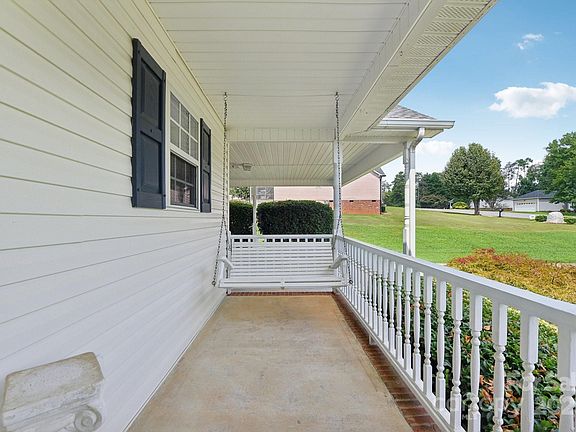 3rd image of 1114 Courtney Cove Ct