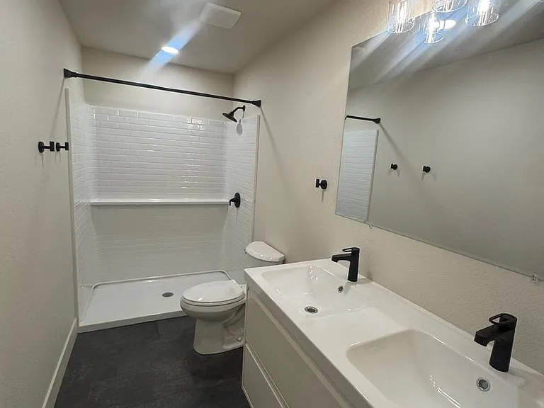 4829 Chico St — Photo 15